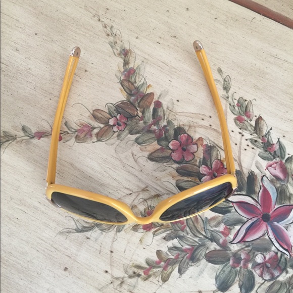 Tory Burch Sunglasses - Picture 3 of 8